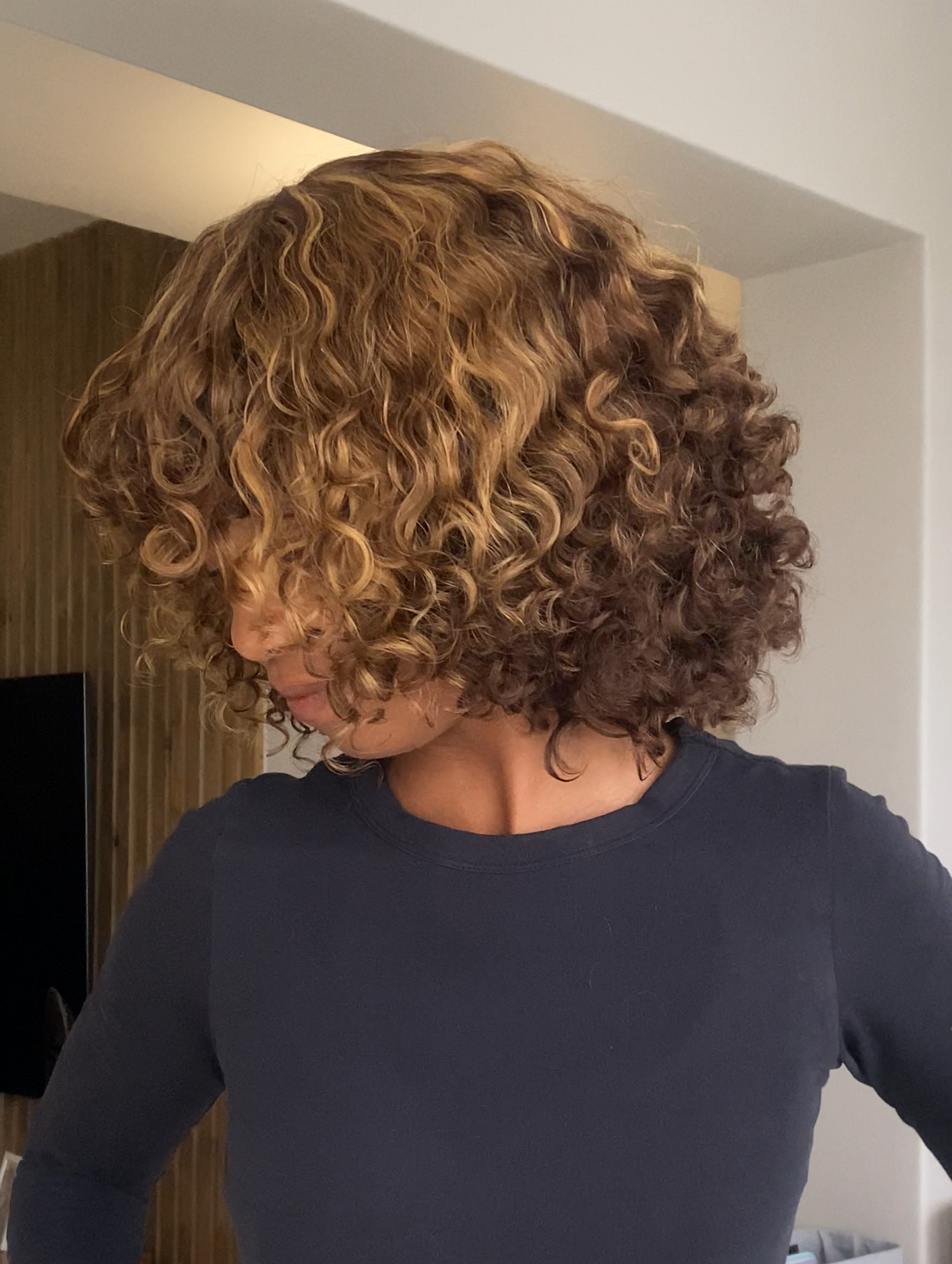 Roll Fringe Wig - Blonde Highlights - Image 8